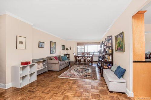 15r-2500 Johnson Ave, Bronx, NY, 10463-4943 | Card Image