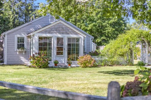 27 Wilfin Rd, South Yarmouth, MA, 02664-5852 | Card Image