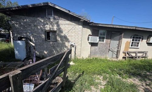 11288 N Us Highway 277, Eagle Pass, TX, 78852-7706 | Card Image