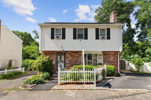 70 Crescent Ln, Malden, MA, 02148-1858 | Card Image