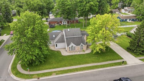 860 Heritage Dr, Lima, OH, 45804-3352 | Card Image