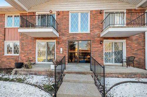 80-54781 Shelby Rd, Shelby Twp, MI, 48316-1444 | Card Image