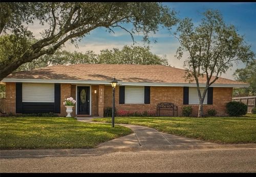 1109 Adeline St, Sinton, TX, 78387-2909 | Card Image