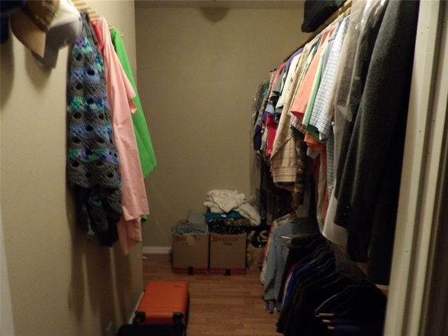 MASTER CLOSET | Image 10