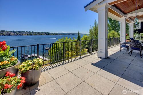 8066 Avalon Pl, Mercer Island, WA, 98040-5650 | Card Image