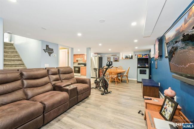 42 Jackson Ave, House other with 3 bedrooms, 3 bathrooms and null parking in Pompton Plains NJ | Image 16