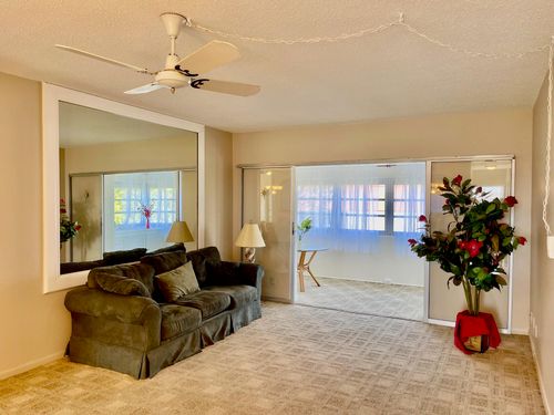 f-210-1117 Lake Ter, Boynton Beach, FL, 33426-4276 | Card Image