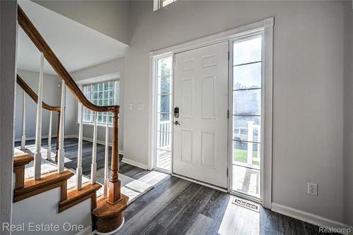 3950 Bradmore Ave, West Bloomfield, MI, 48324-2801 | Card Image