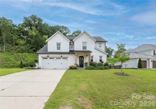 123 Country Lake Dr, Mooresville, NC, 28115-8352 | Card Image