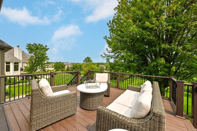 W226N3550 Wethersfield Road, House other with 5 bedrooms, 3 bathrooms and null parking in Pewaukee WI | Image 14