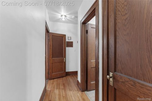444 Orange St, Wyandotte, MI, 48192-6213 | Card Image