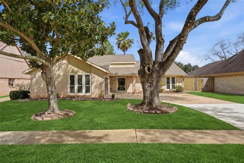 2927 S Blue Meadow Cir, Sugar Land, TX, 77479-1526 | Card Image