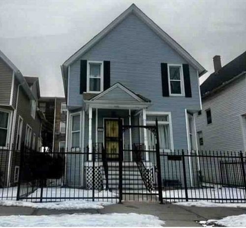 5816 W Fulton St, Chicago, IL, 60644-2107 | Card Image