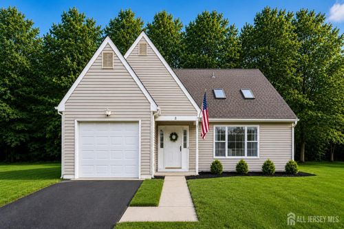 5 Chamberlain Ct, Old Bridge, NJ, 08857-3215 | Card Image