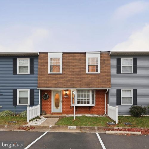 8565 Pellam Ct, MARSHALL, VA, 20115-3749 | Card Image