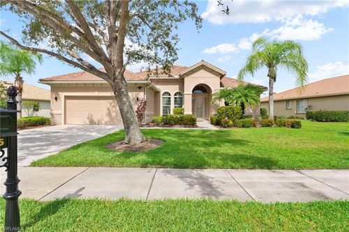 8095 Piedmont Dr, Naples, FL, 34104-6588 | Card Image