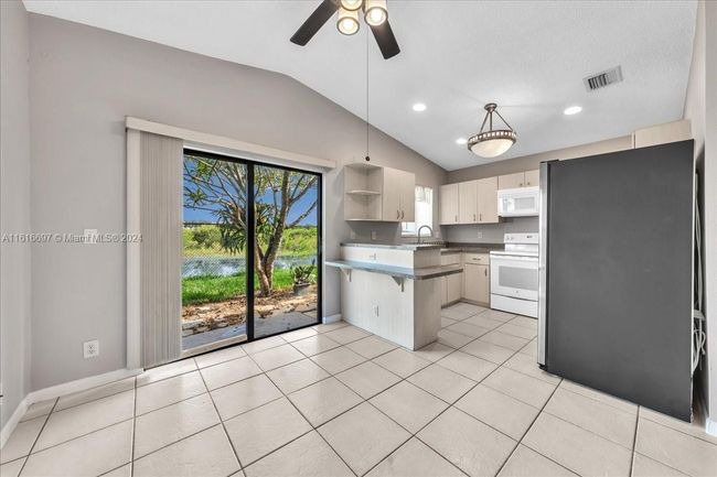 0 - 9780 W Daffodil Ln, Home with 3 bedrooms, 2 bathrooms and null parking in Miramar FL | Image 41