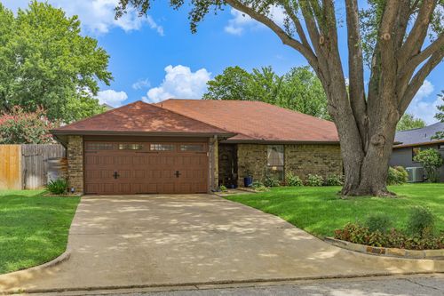 3040 Panhandle Dr, Grapevine, TX, 76051-4742 | Card Image