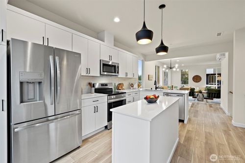 c1-5015 144th St Sw, Edmonds, WA, 98026-3916 | Card Image