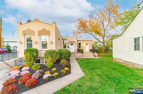 86 Roosevelt Ave, Belleville, NJ, 07109-3404 | Card Image