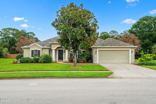 673 Linville Falls Dr, Melbourne, FL, 32904-1801 | Card Image