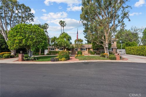 9819 Nestle Ave, Northridge, CA, 91325-1713 | Card Image