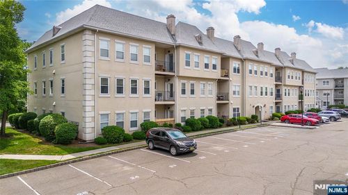 308 Brittany, Wayne, NJ, 07470 | Card Image