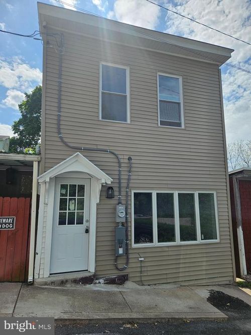 319 S 6th St, POTTSVILLE, PA, 17901 | Card Image