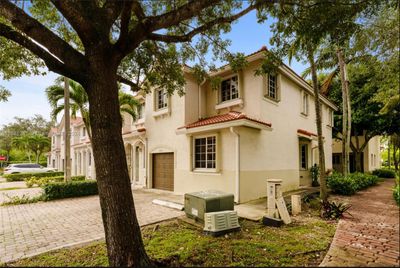 604 - 21407 Nw 13th Ct, Townhouse with 4 bedrooms, 3 bathrooms and null parking in Miami Gardens FL | Image 2