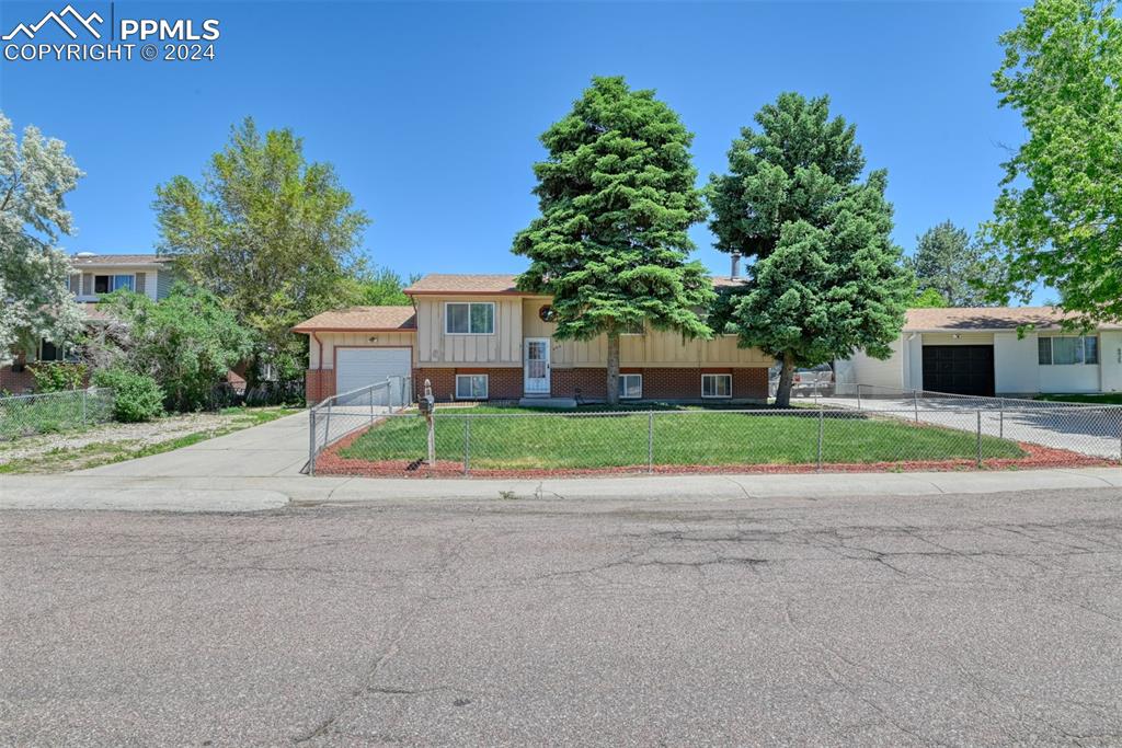 Fielding Cir, Colorado Springs, CO 80911