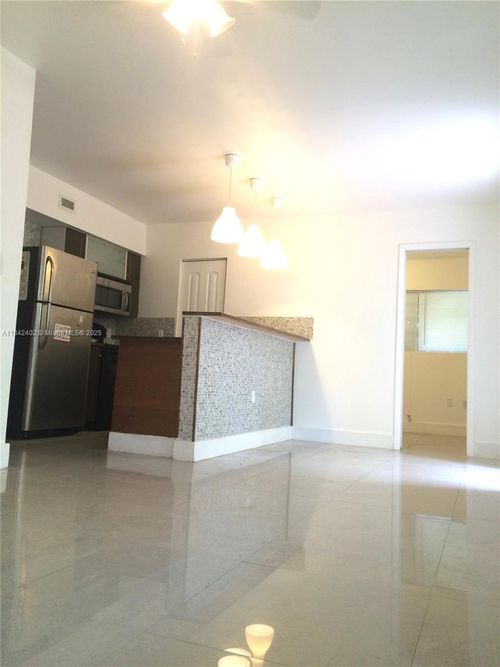 apt-1-7025 Rue Granville, Miami Beach, FL, 33141-3585 | Card Image