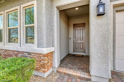 640 Longfeather St, Henderson, NV, 89011-5403 | Card Image