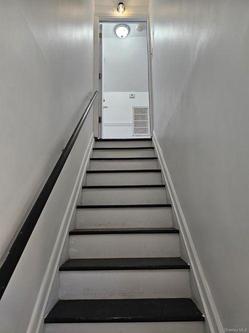 7 Montgomery St, Brentwood, NY, 11717-3308 | Card Image