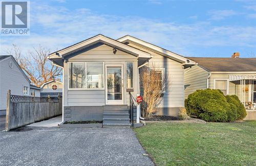 1216 Felix Ave, Windsor, ON, N9C3L7 | Card Image