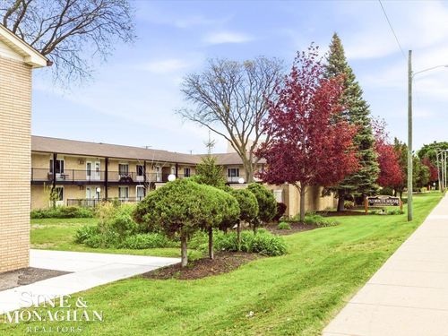 1450 Ann Arbor Rd W, Plymouth, MI, 48170-2191 | Card Image