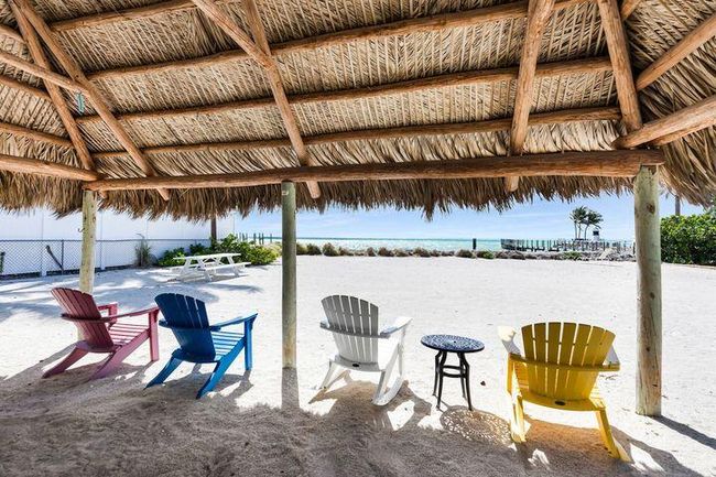 Tiki Hut | Image 36