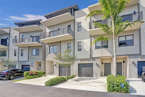 516 Se 1st Cir, Pompano Beach, FL, 33060-7399 | Card Image