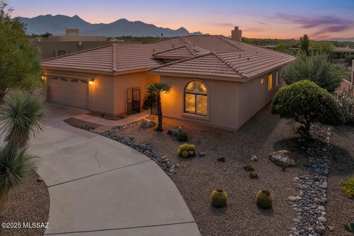 810 E Josephine Canyon Drive, Green Valley, AZ, 85614 | Card Image