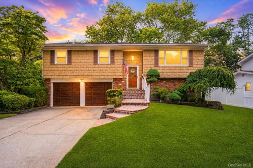 26 Dartmouth Drive, Babylon, NY, 11729 | Card Image