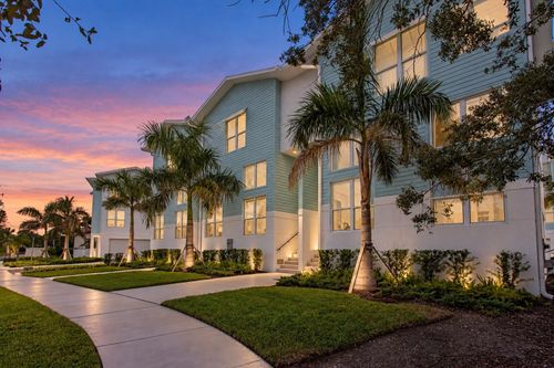 3826 Pompano Dr Se, ST PETERSBURG, FL, 33705-4028 | Card Image