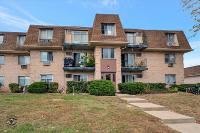 GD - 216 N Shorewood Drive, Condo with 1 bedrooms, 1 bathrooms and 1 parking in Glendale Heights IL | Image 2