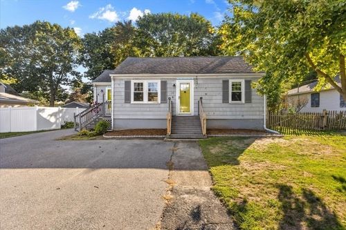 31 Briggs Ave, Somerset, MA, 02725-1914 | Card Image