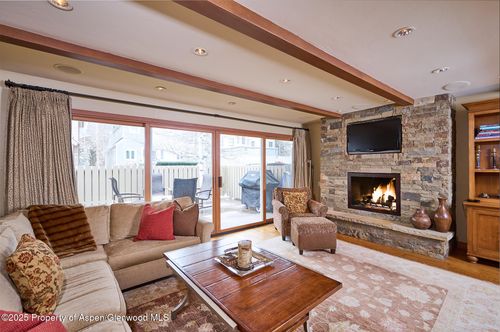 2s-825 E Hopkins Ave, Aspen, CO, 81611-2027 | Card Image