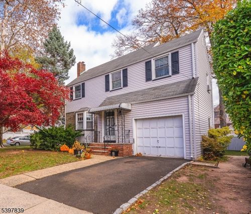 201 Sterling Pl, Roselle, NJ, 07203-1044 | Card Image