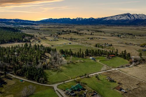 829 Weber Butte Trl, Corvallis, MT, 59828-9732 | Card Image
