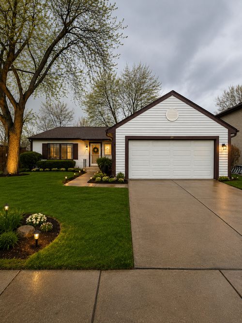 208 Albert Dr, Vernon Hills, IL, 60061-1602 | Card Image