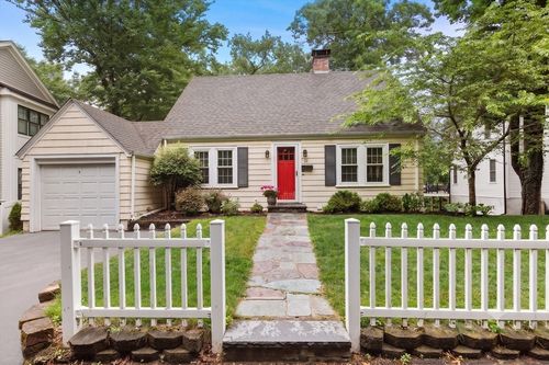 21 Gayland Road, Needham, MA, 02492 | Card Image