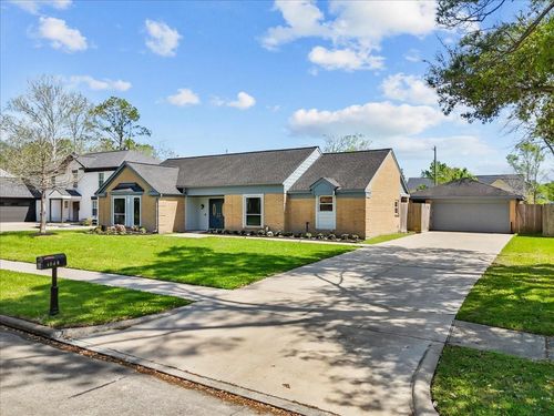 1508 Bayou Oak Dr, Friendswood, TX, 77546-5249 | Card Image