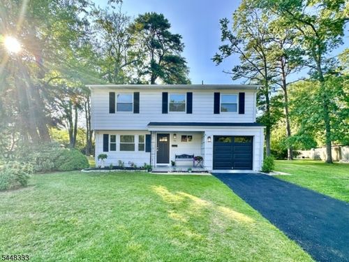 20 Evelyn Ter, Spotswood, NJ, 08884-1810 | Card Image