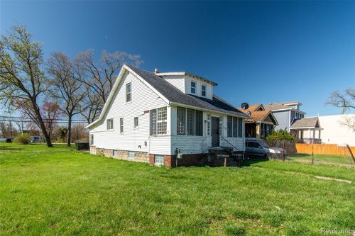 1105 Adeline St, Highland Park, MI, 48203-1557 | Card Image